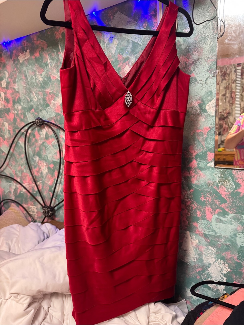 Jones New York Red V-Neck Layered Sheath Dress with Brooch